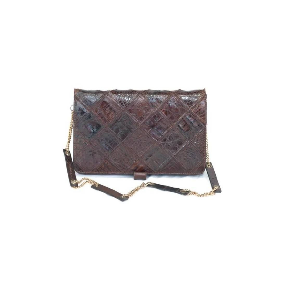 Clutch marrón cocodrilo